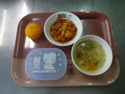 ポークビーンズ☆野菜スープ☆果物