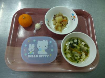 肉じゃが☆すまし汁☆チーズ☆果物