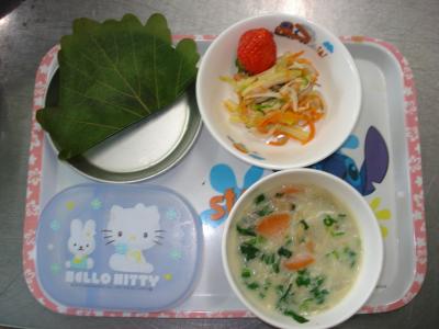 大根のクリーム煮☆マカロニサラダ★柏もち