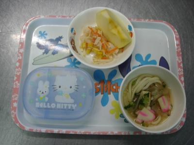 親子うどん☆果物☆大根の酢の物