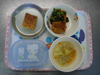 鶏のクラッカー焼き☆ごま和え☆野菜スープ★チョコとバナナのケーキ