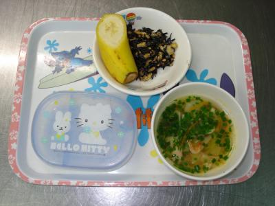 ひじき納豆☆果物☆ビーフン汁