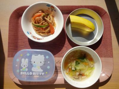 スパゲティーナポリタン☆野菜スープ☆果物