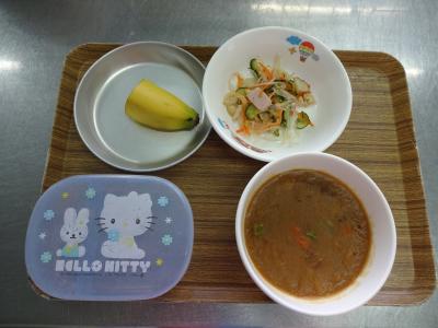 手作りカレー☆酢の物☆果物