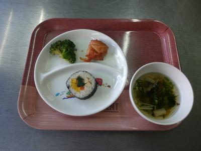 恵方巻き☆鶏の照り焼き☆ブロッコリーのゴマ和え☆すまし汁