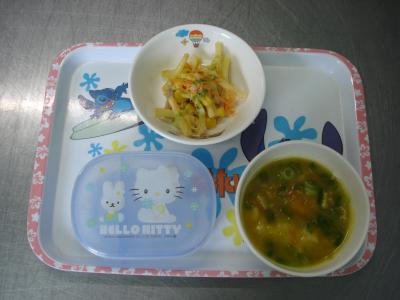マカロニサラダ☆すいとん汁