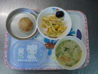 大根のクリーム煮☆マカロニサラダ★もちもちパン