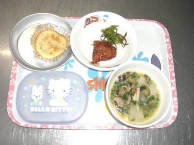 魚のケチャップ和え☆昆布和え☆冬瓜汁☆りんごのケーキ