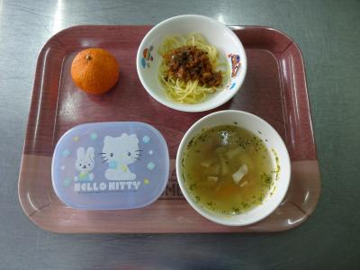 ミートスパゲティー☆野菜スープ☆果物