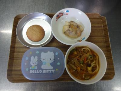 カレーうどん☆フルーツサラダ★丸ボーロ