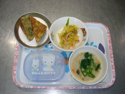白菜のクリーム煮☆マカロニサラダ★さつま芋の黒糖パン