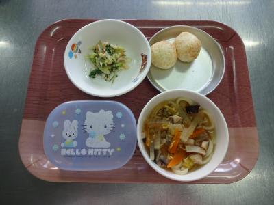 煮込みうどん☆ゴママヨサラダ★もちもちパン
