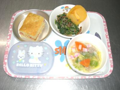 煮込みうどん☆しらす和え☆かき★コーンパンケーキ