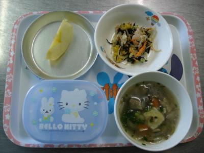 ひじきサラダ☆すいとん汁☆りんご