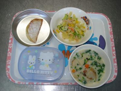里芋の味噌シチュー☆マカロニサラダ★パリパリんご