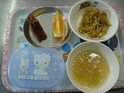 納豆スパゲティ☆野菜スープ☆オレンジ★げたんは