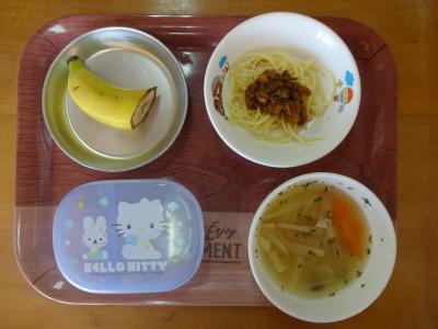 ミートスパゲティー☆野菜スープ☆果物