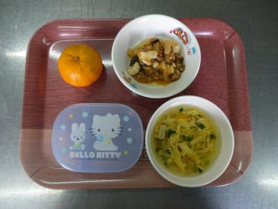 麻婆豆腐☆にら玉汁☆果物