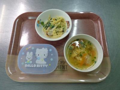 小松菜のクリームパスタ☆野菜と卵のスープ