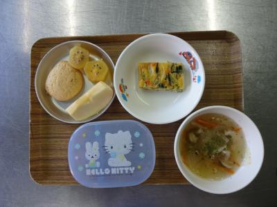 簡単キッシュ☆野菜スープ☆果物★ゴマビスケット
