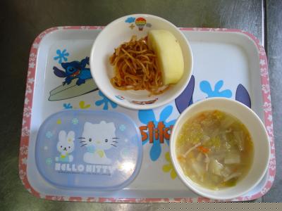 ☆ミートスパゲティー☆果物(りんご)☆野菜スープ