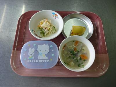 そうめんサラダ☆豚汁☆果物