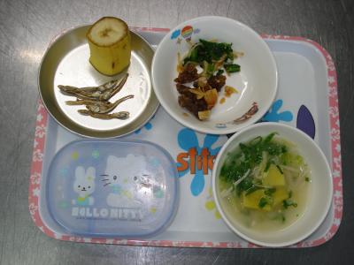 レバーのアーモンド和え☆ごま和え☆みそ汁★イリコ・バナナ