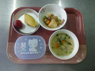 肉じゃが☆味噌汁☆果物