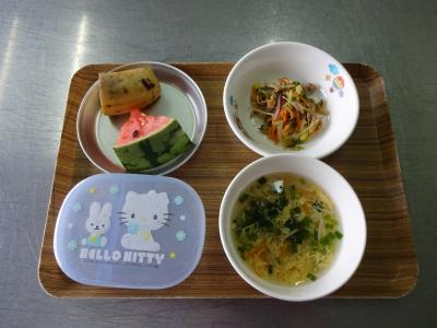 スタミナサラダ☆ニラ玉汁☆果物