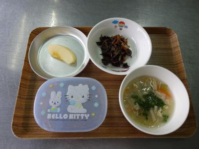ひじきのきんぴら☆味噌汁☆果物