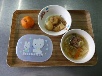 じゃこじゃが☆肉団子のスープ☆果物