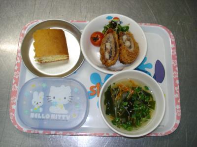 味噌カツ☆昆布和え☆トマト☆ワカメスープ★キャラメルパウンドケーキ