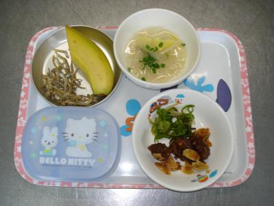 レバーのアーモンド和え☆昆布和え☆味噌汁★イリコ・バナナ