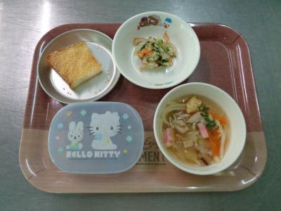 煮込みうどん☆ゴママヨサラダ★チーズラスク