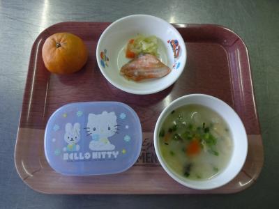 魚の塩焼き☆蒸し野菜☆味噌汁☆果物