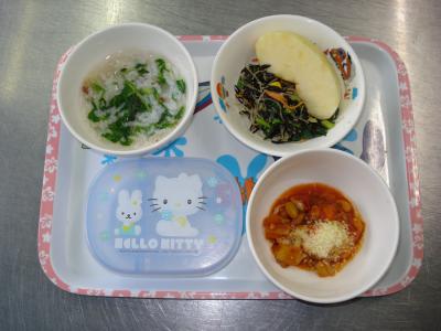 ポークビーンズ☆ひじきサラダ☆りんご☆七草粥