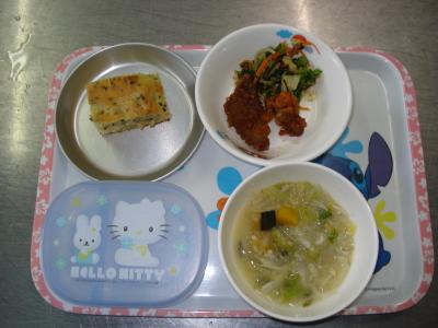 レバーのオーロラソース和え☆ごま和え☆味噌汁★サツマイモのケーキ