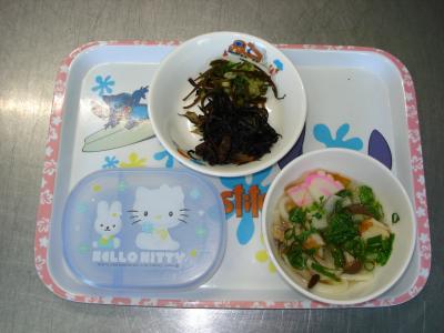 煮込みうどん☆ひじきのキンピラ☆白菜の和え物