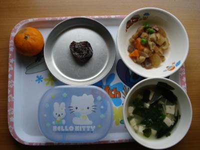 炒り鶏☆味噌汁☆プルーン☆みかん