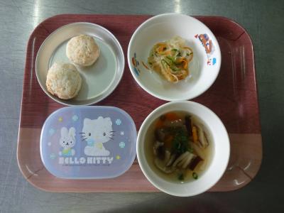 魚の南蛮漬け☆五目汁☆果物★もちもちパン