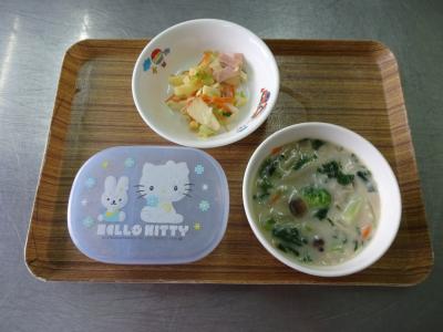 きのこたっぷりシチュー☆りんごのマカロニサラダ