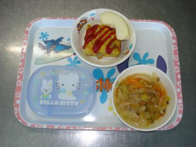 さつまいものオムレツ☆果物☆春雨スープ