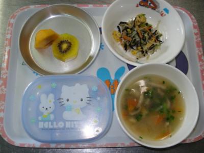 ひじきサラダ☆けんちん汁☆果物