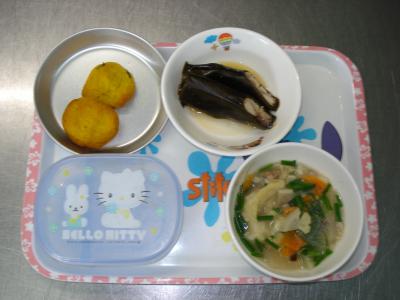 昆布巻き☆果物☆すいとん汁☆南瓜の粒々クッキー