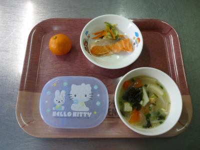 魚の塩焼き☆蒸し野菜☆味噌汁☆果物