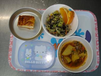 洋風肉じゃが☆ひじきサラダ☆オレンジ★りんごのケーキ★