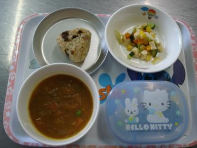 カレー☆サイコロサラダ★玄米おにぎり