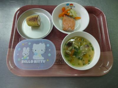 魚の塩焼き☆蒸し野菜☆味噌汁☆果物