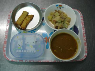 手作りカレー☆フルーツサラダ★ごまジャコクッキー